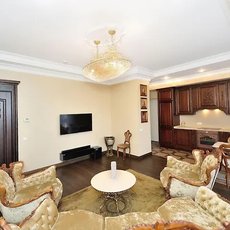 Luxury Old Town Apartment