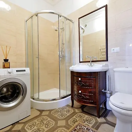 Butas Luxury Old Town *